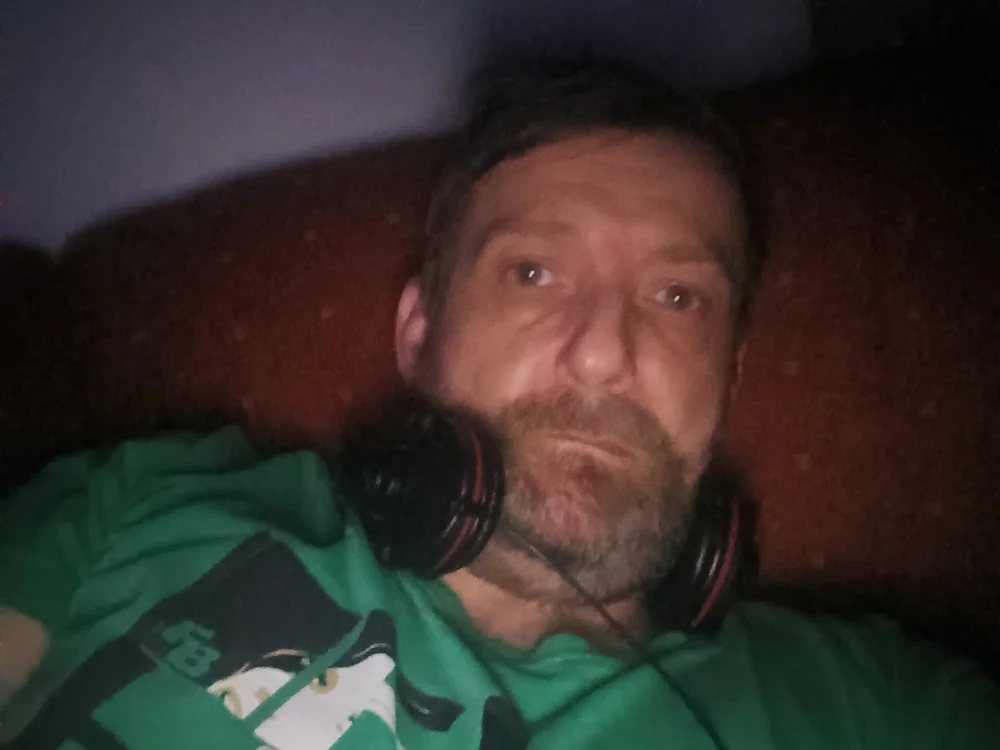 KnowingEuphory77's Offline XXX Chat