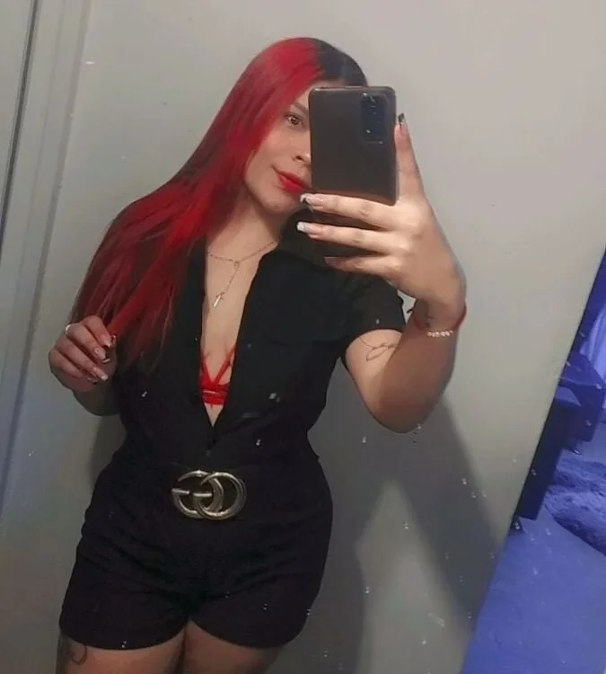thamara_evanss' Offline XXX Chat