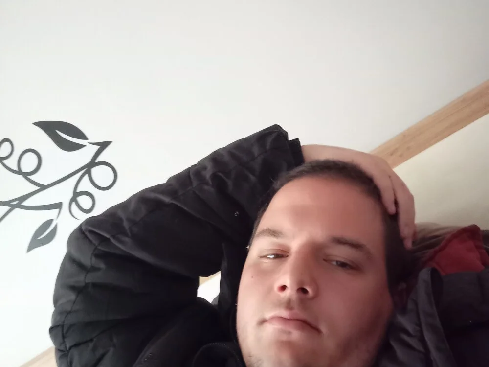 botlikrolin Offline XXX chat