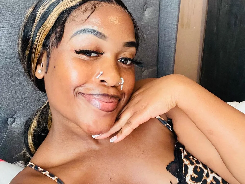 slimcoochi Offline XXX-chat