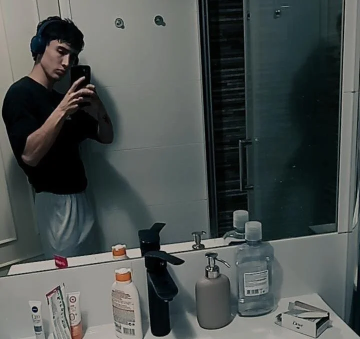 gojo_satoru_18 offline XXX-chat