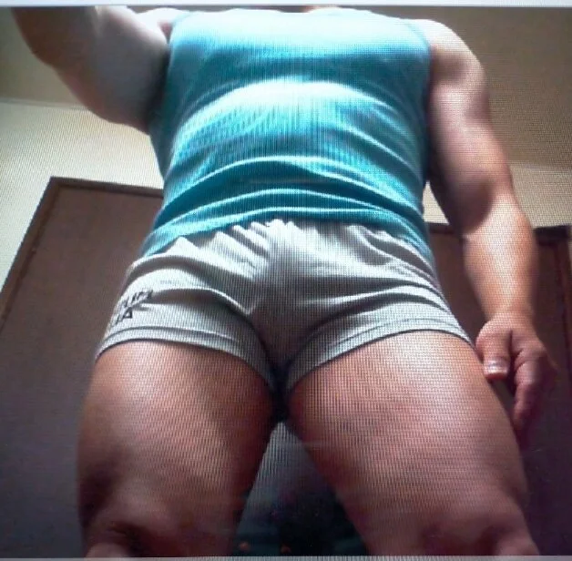 TOM0KAZU – Offline XXX chat