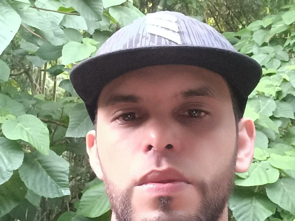 James21990 Chat XXX offline