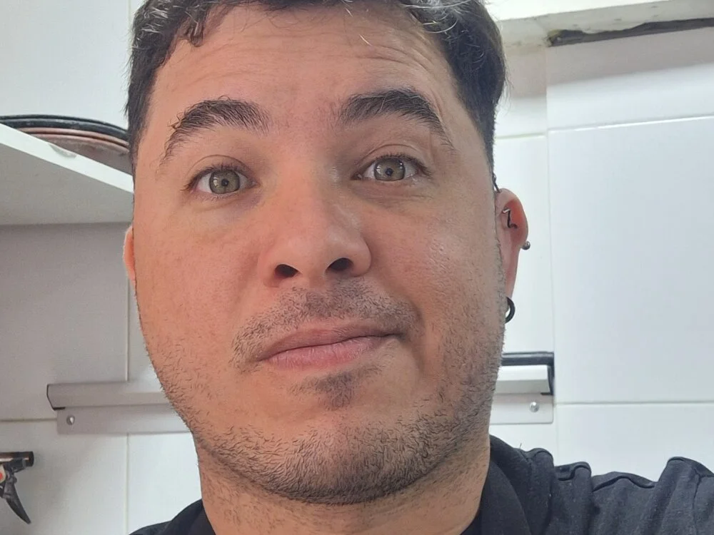 Offline XXX chat modela Victorjose3030