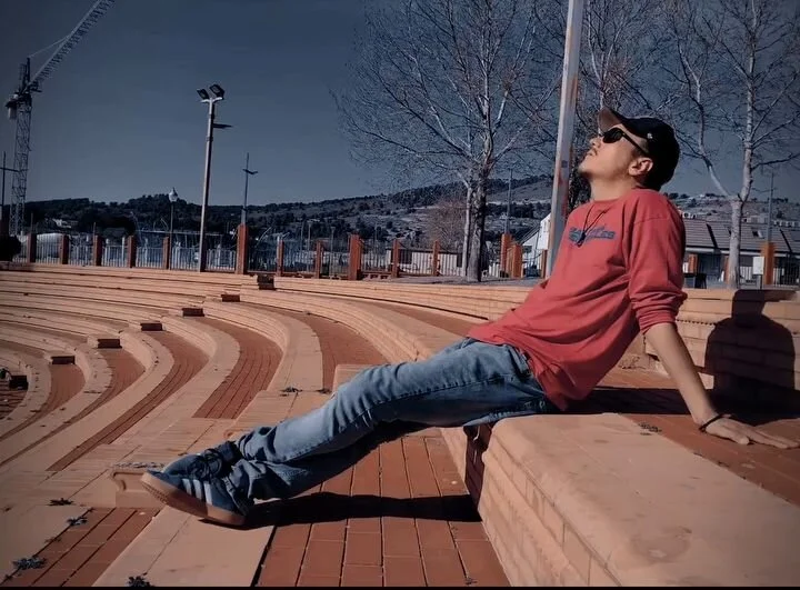 Bladeural Adlı Modelin Çevrimdışı XXX Sohbeti