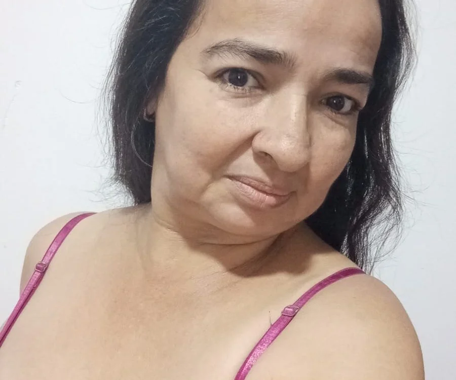 Mature_loraine's Offline XXX Chat