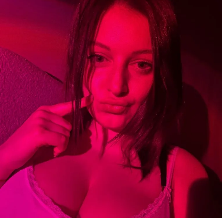 KlaraLovely cam model