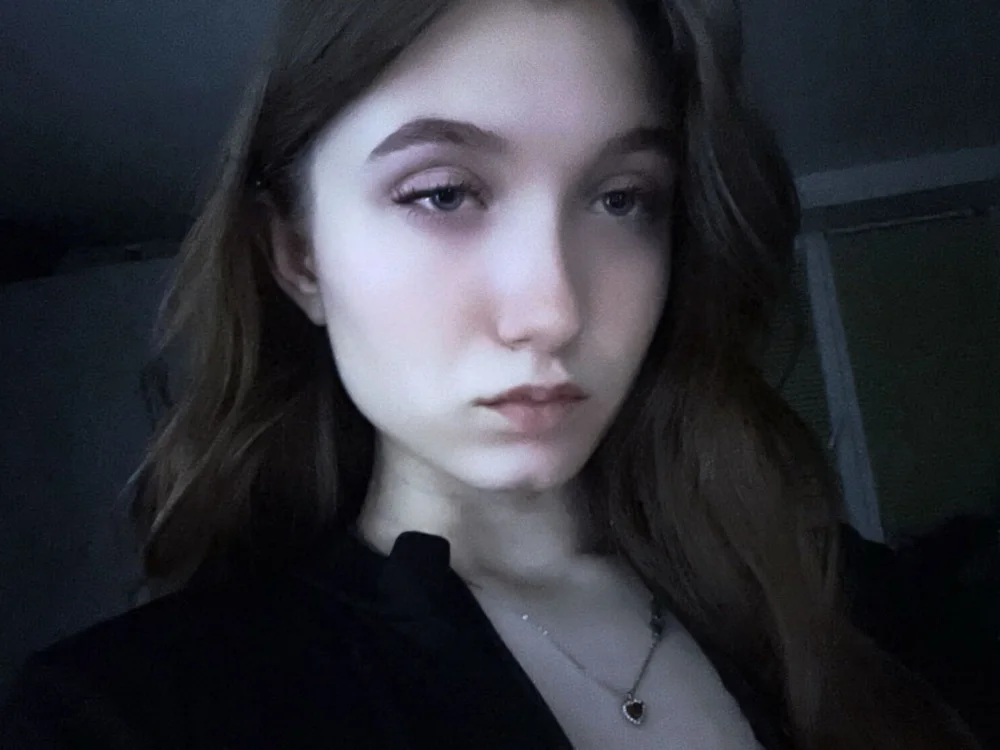 LisaWhiteX's Offline Chat Room