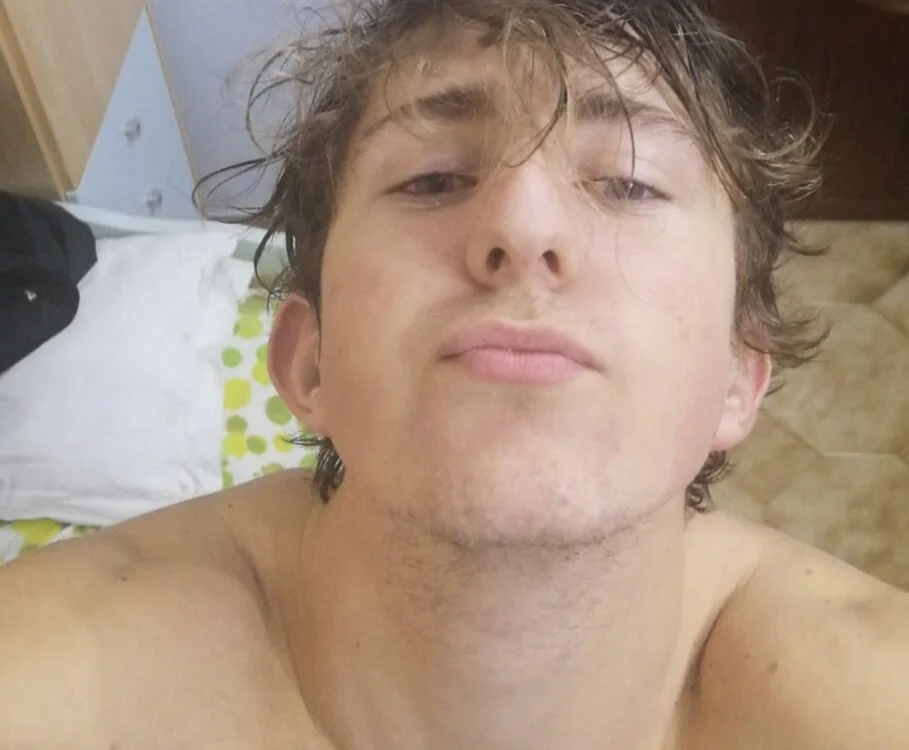 derkloit0 Offline XXX-chat