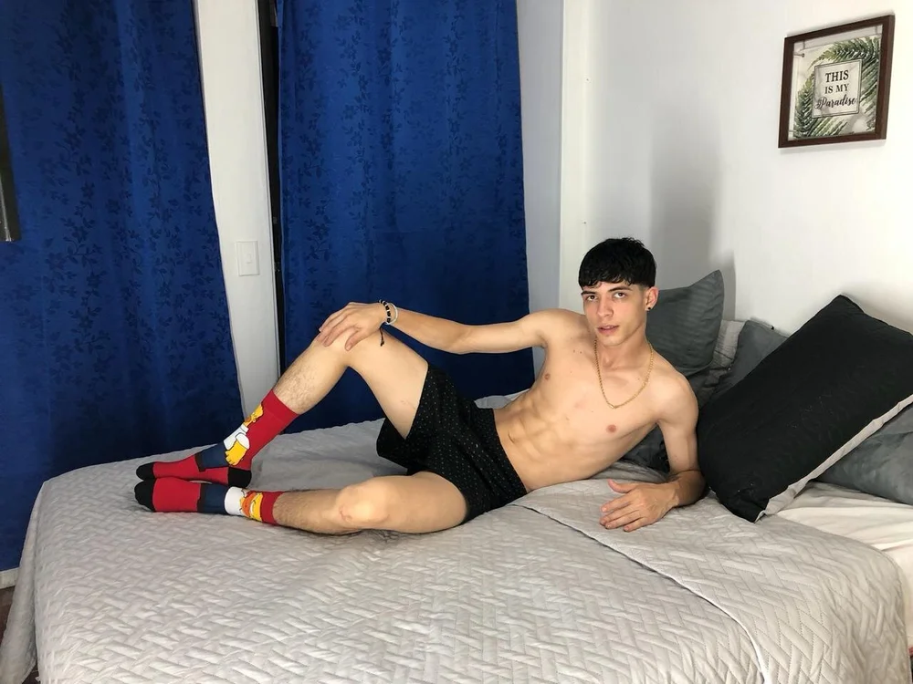 Theo_Levis' Offline Chat Room