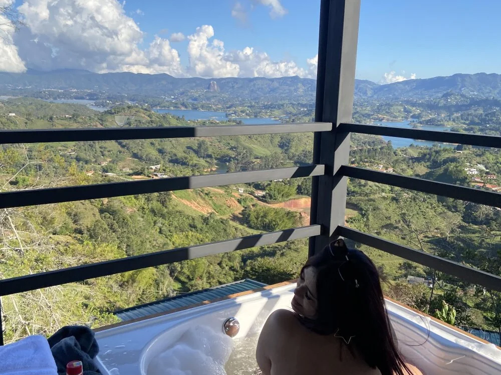 mia_fontana_'s Offline XXX Chat