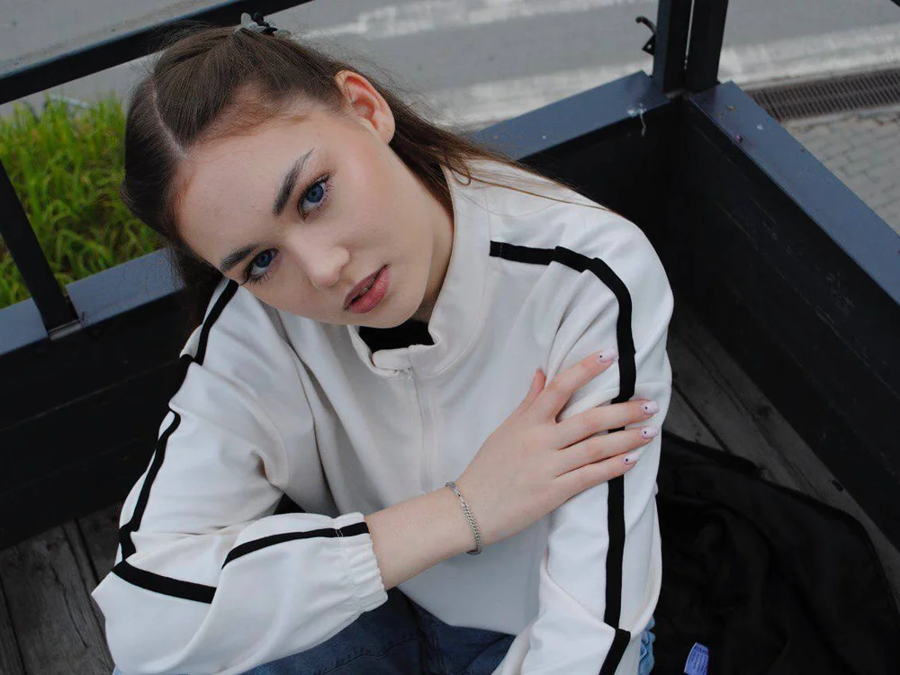 MercedezCurdy's Offline Chat Room