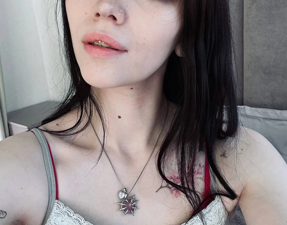 ElletteGrimshaw offline chatrum