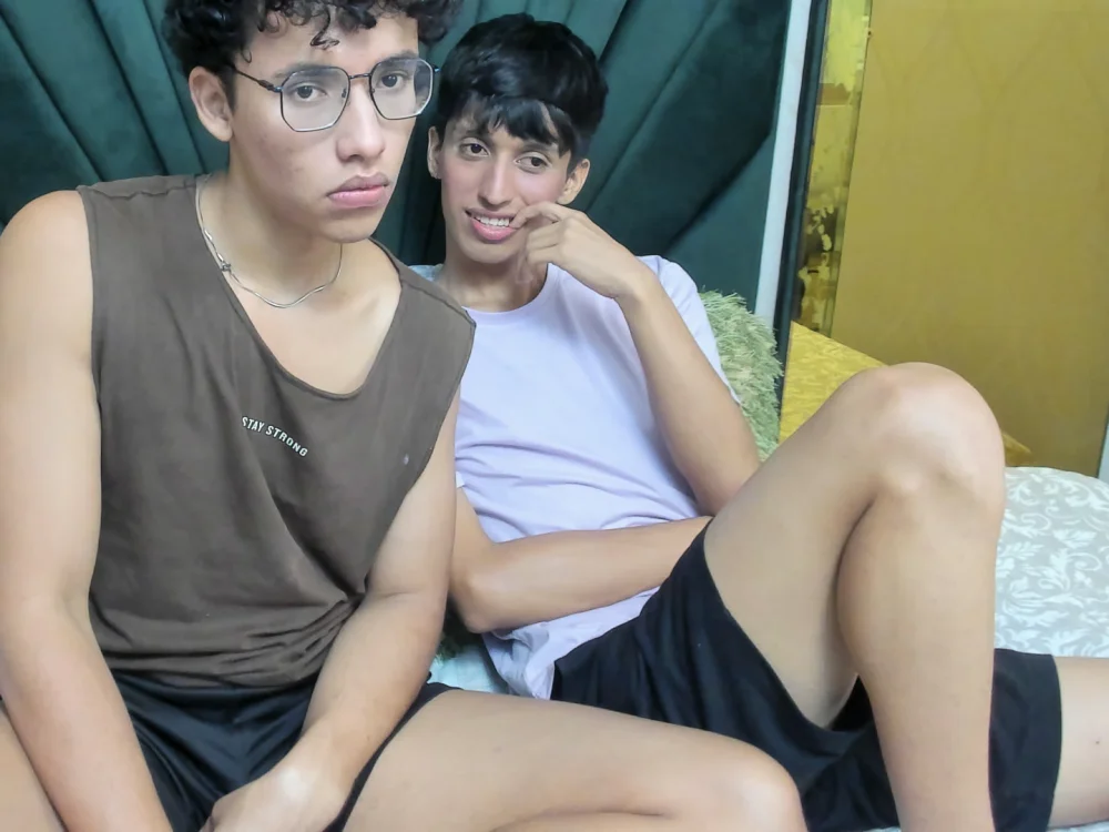 wildboy22_ Chat XXX Ngoại tuyến