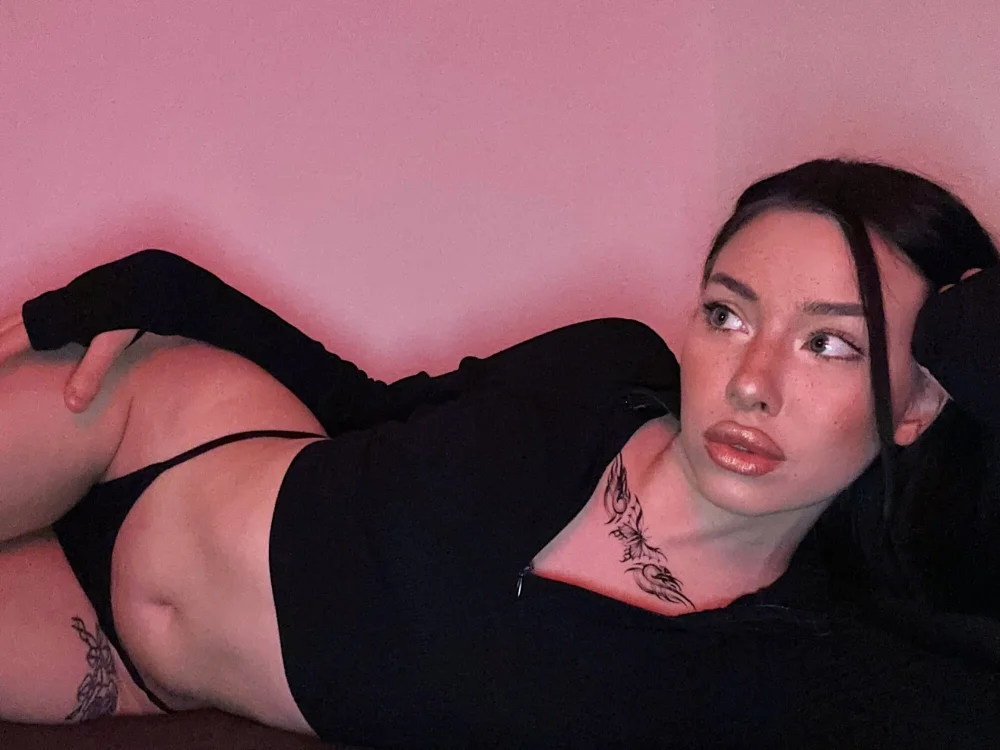 HenriettaEdger's Offline XXX Chat
