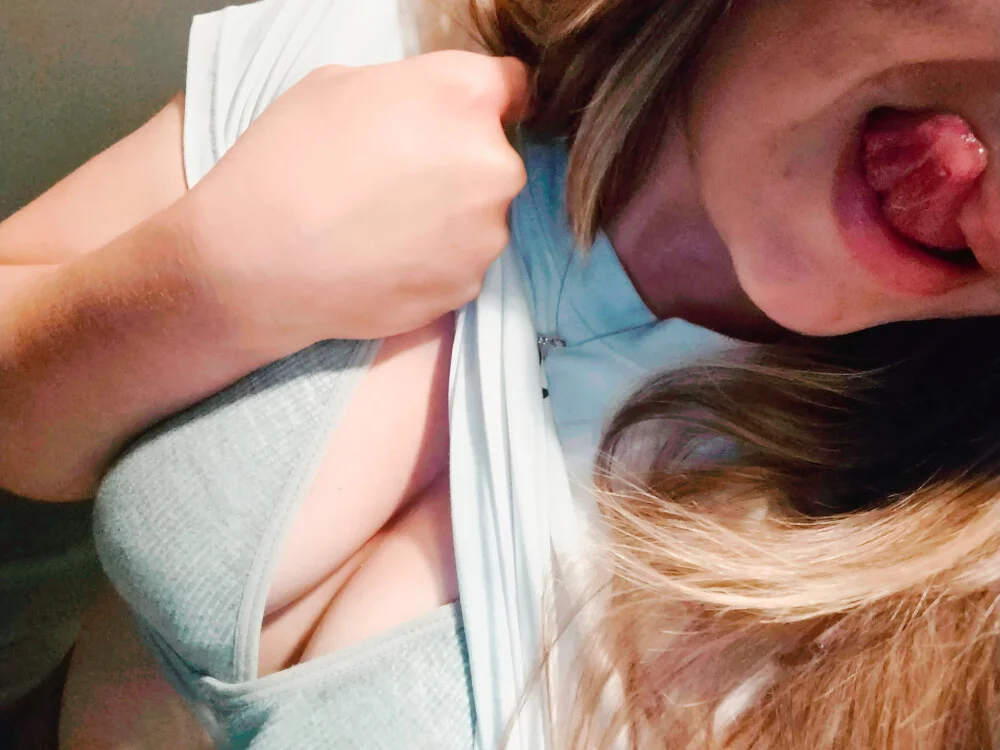 Escarleeth's Offline XXX Chat