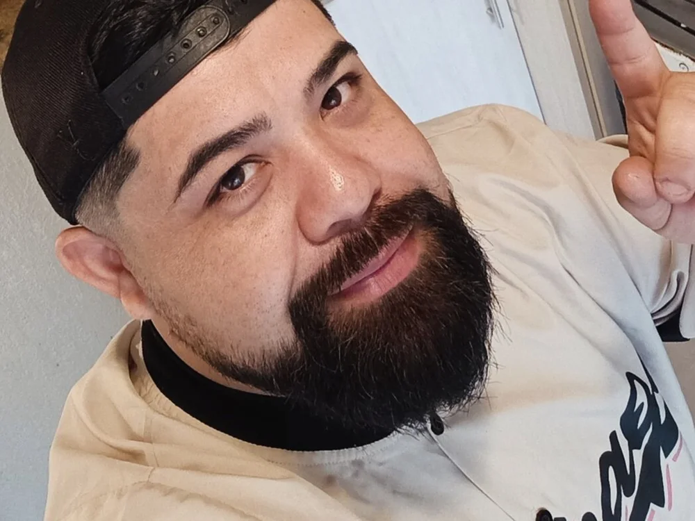 sedutor_87's Offline Chat Room