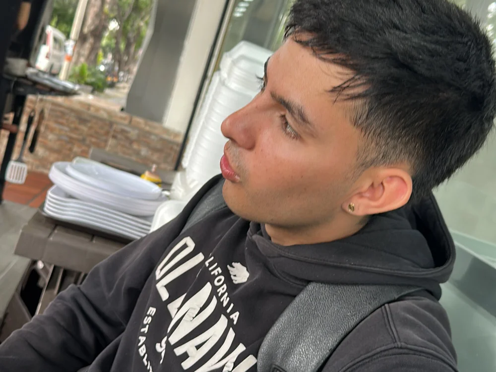 jrboymaxweill's Offline Chat Room