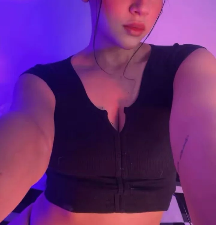 Megan_Luxe cam model