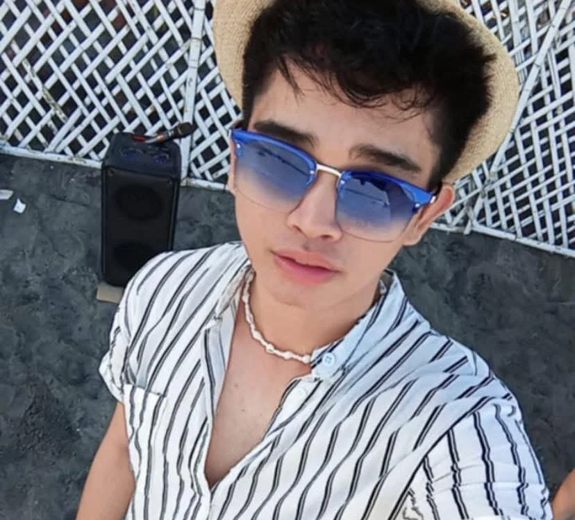 France_Angelo Chat XXX Ngoại tuyến