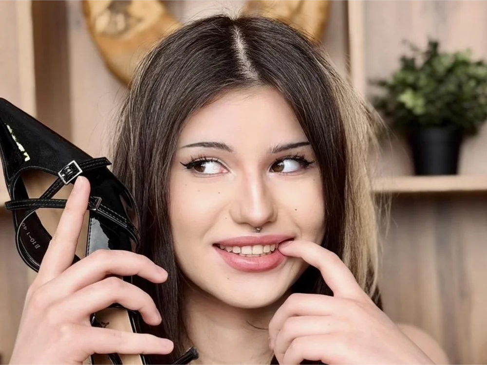 AnoraDark Chat XXX offline