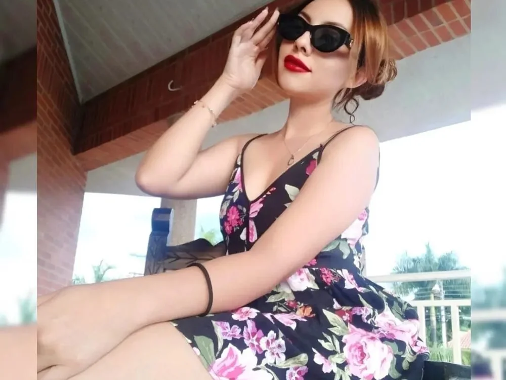 im_lorein's Offline XXX Chat