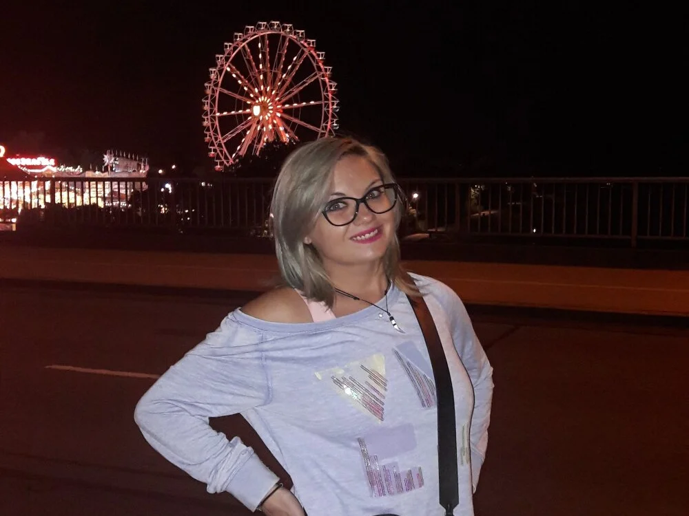 Offline XXX chat modela Roxie_Anne