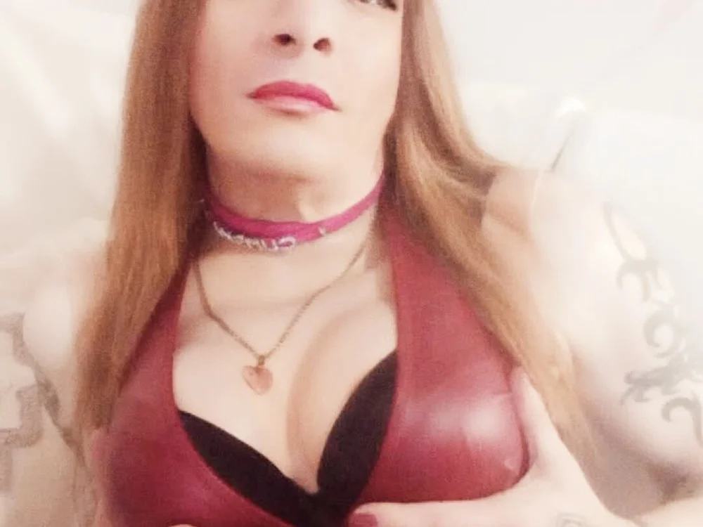TSSISSYQ0Q's Offline XXX Chat