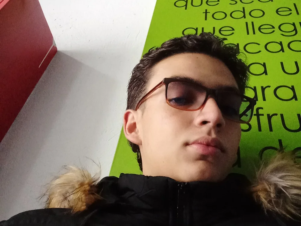 Carmona323 Offline XXX-chat