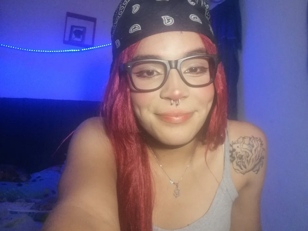 Isa_Sweetlatin's Offline Chat Room
