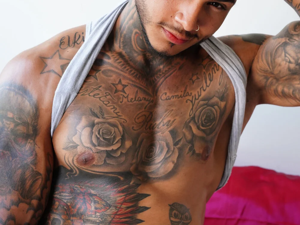 alexis_27121n Offline XXX chat