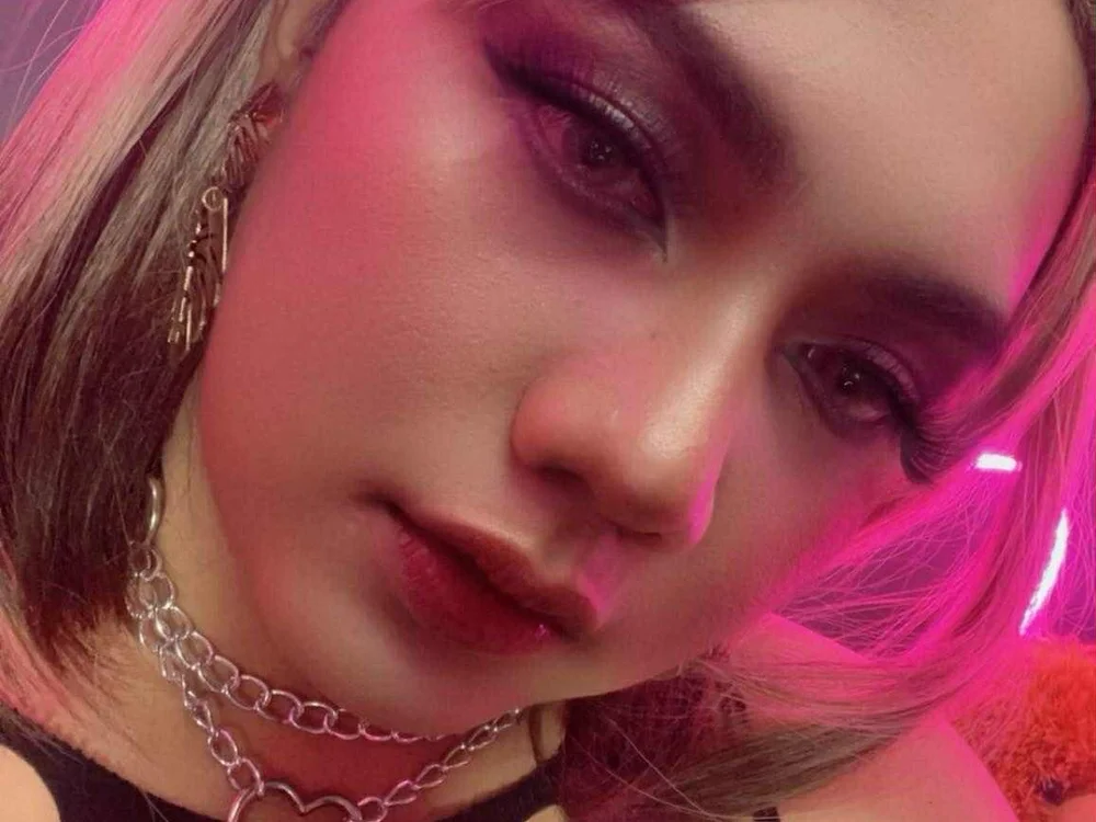 Darkdesireurysse's Offline XXX Chat
