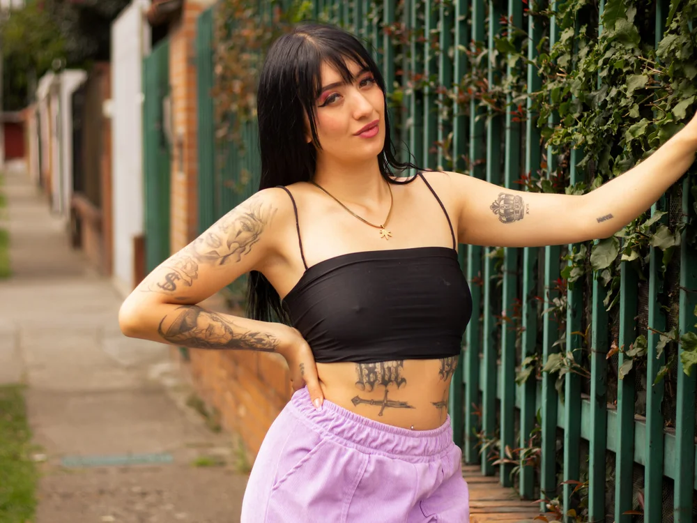 TifannyDiaz's Offline XXX Chat