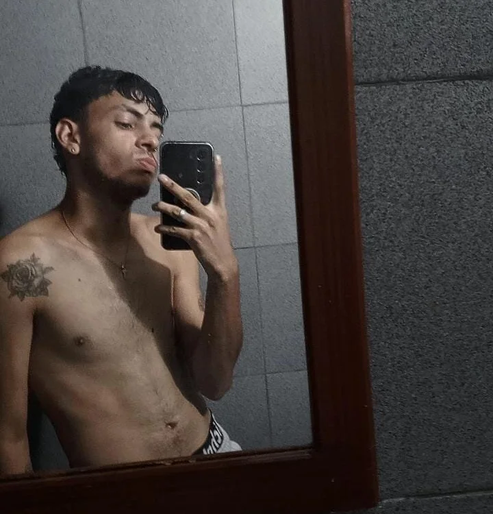 Zene026n Offline XXX chat