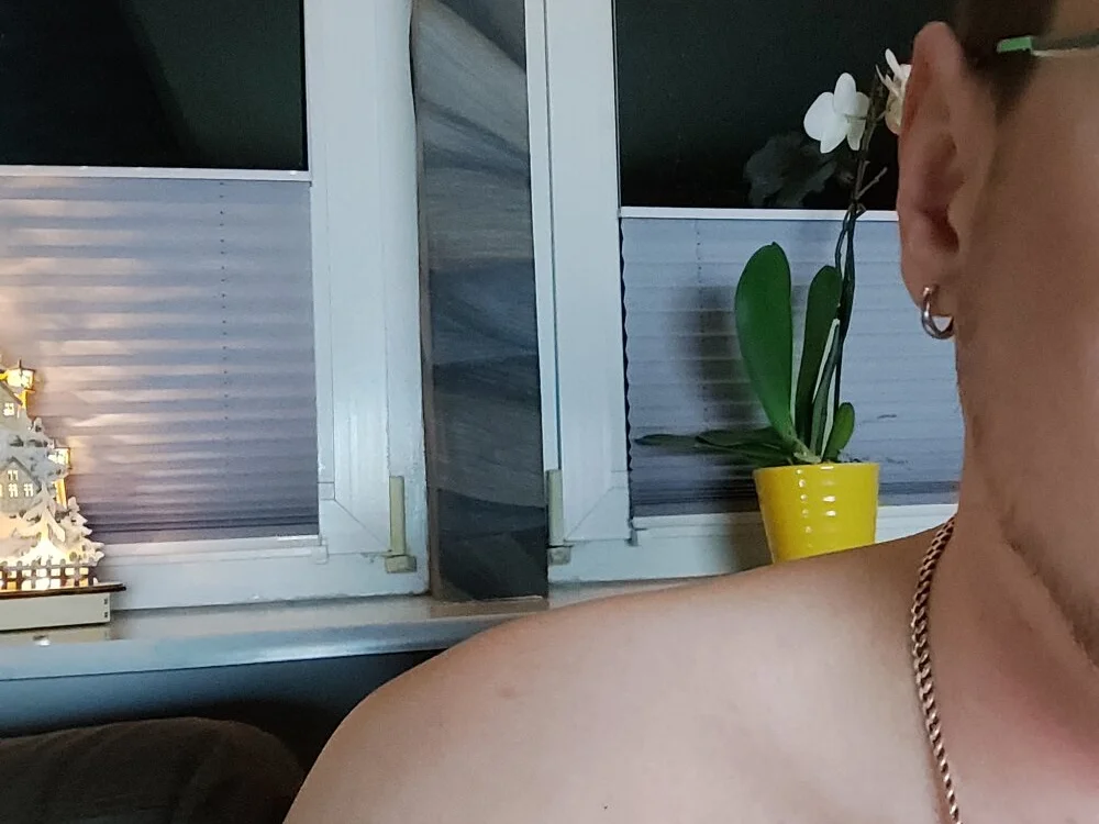 Relsxboy 離線 XXX 聊天