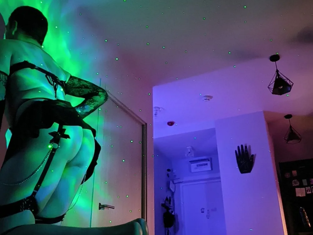 PartyOn93 Offline XXX-chat