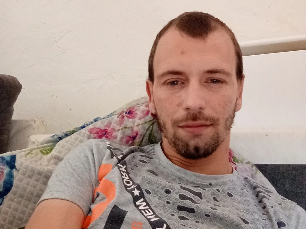 Guti81200 offline chatrum
