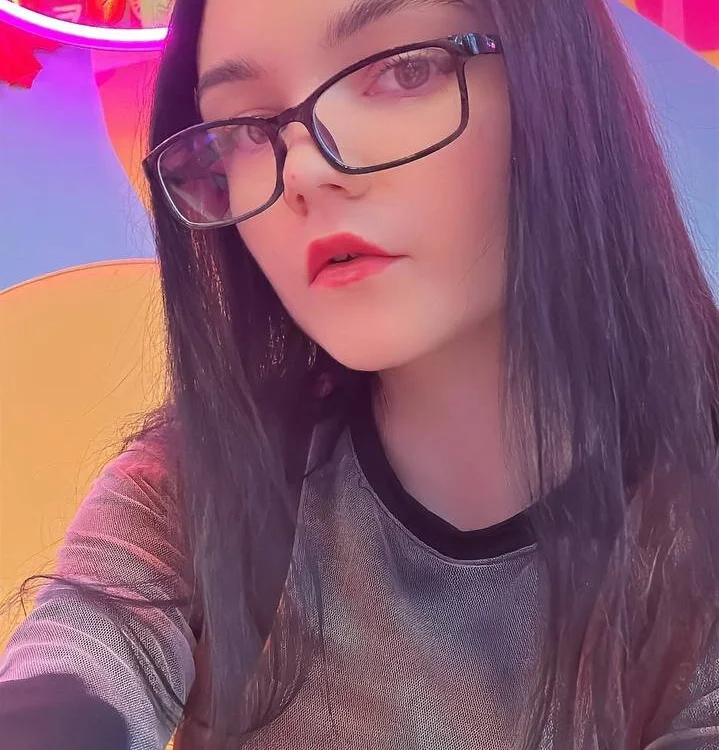 emmysmall's Offline XXX Chat