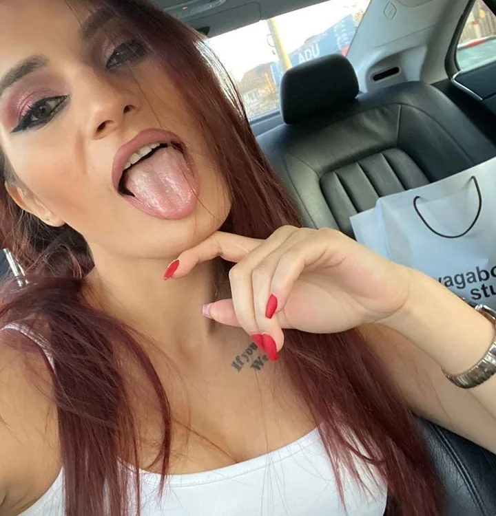 AnNaBellxXx: офлайн-секс-чат