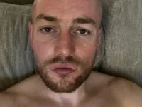 scottishbigtitsndick's Offline Chat Room