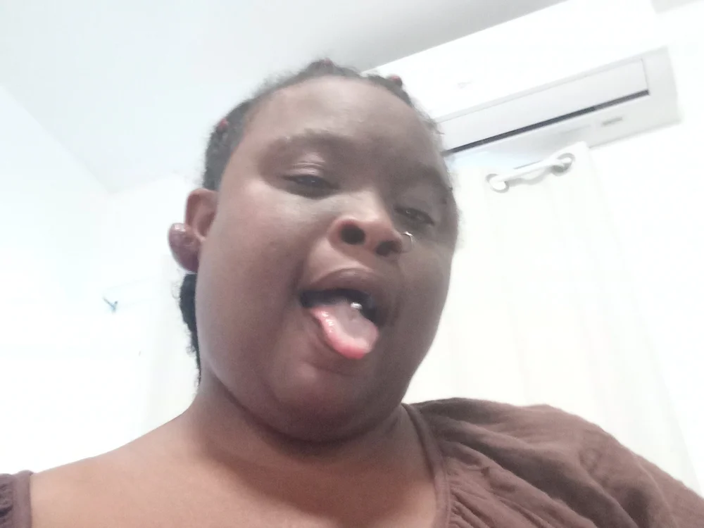 bubblez35's Offline Chat Room