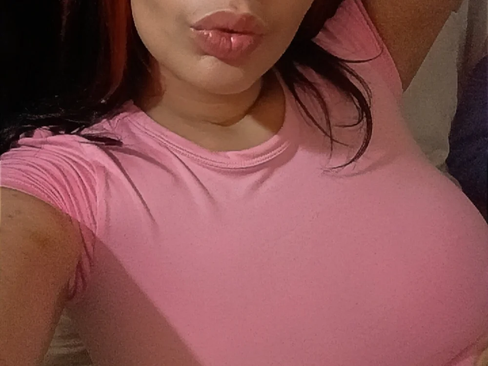 SexxyLexxy15 Offline XXX-Chat