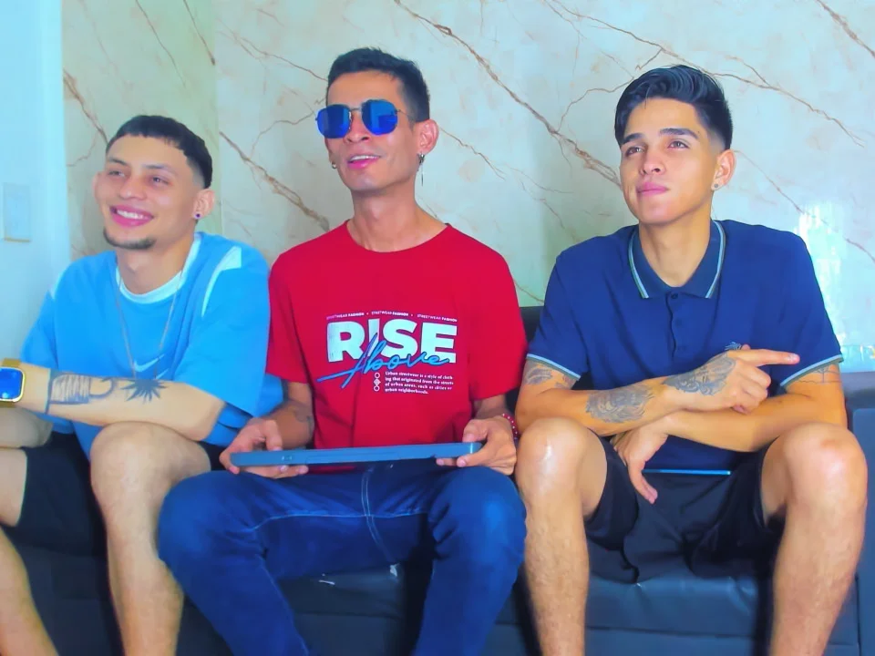 Golldens_Dreamss' Offline XXX Chat