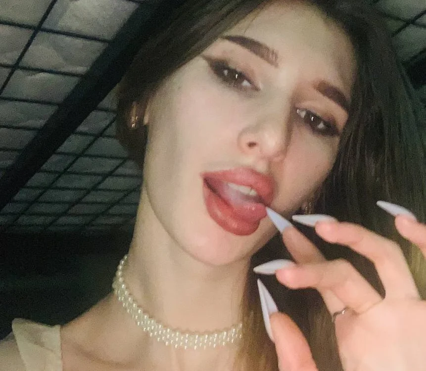 ChelseaHence's Offline Chat Room