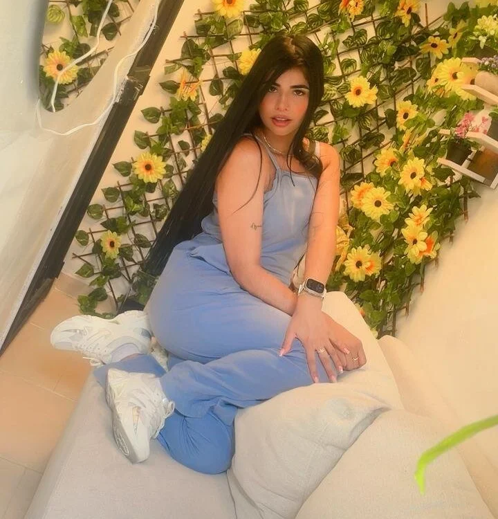 mia__star1 Offline XXX Chat