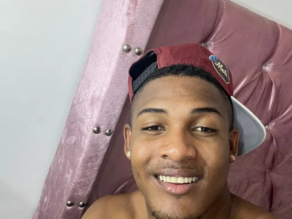 MaxCum18_ – Offline XXX chat