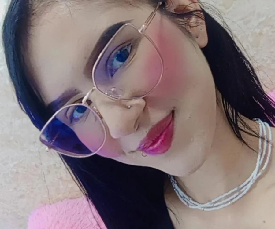 angelaG1 離線 XXX 聊天