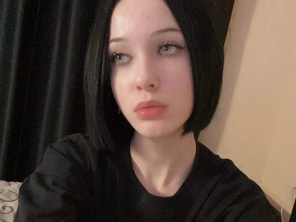 LisaAngee's Offline Chat Room