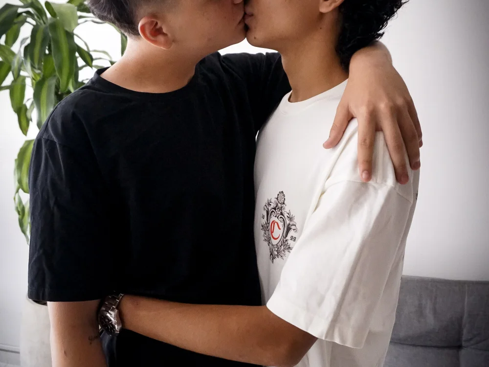 Twink_Dennis' Offline XXX Chat