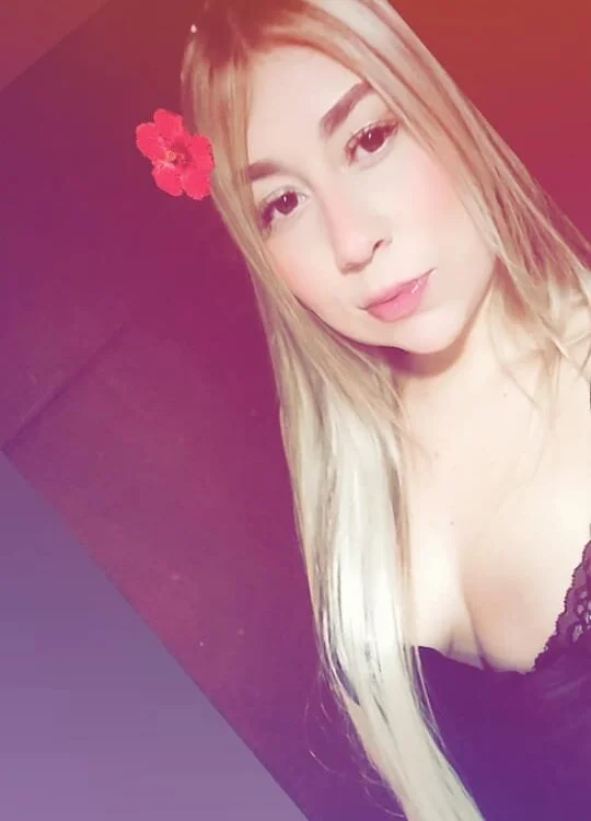 sofia_aithana's Offline Chat Room